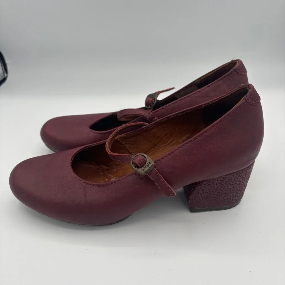 Sergio Tomani Mary Jane Heels Women Sz 38 Burgundy Floral Embossed Block Heel